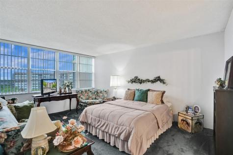 1100 Saint Charles Place Pembroke Pines FL 33026