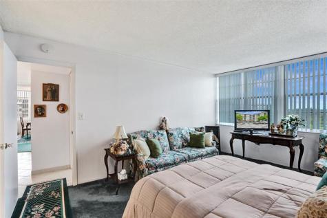 1100 Saint Charles Place Pembroke Pines FL 33026