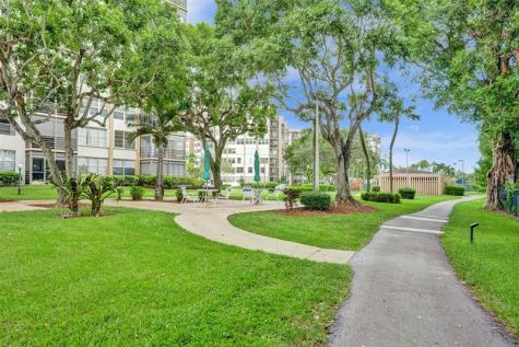 1100 Saint Charles Place Pembroke Pines FL 33026