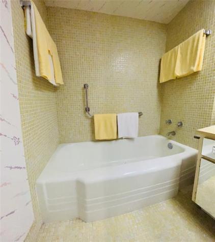 800 NE 195th Street Miami FL 33179