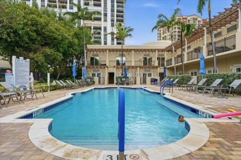 2011 N Ocean Boulevard Fort Lauderdale FL 33305