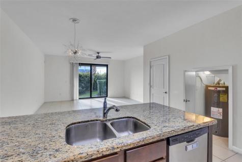 4234 N Dixie Highway Oakland Park FL 33334