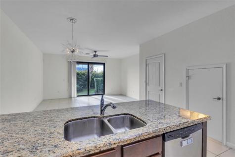 4234 N Dixie Highway Oakland Park FL 33334