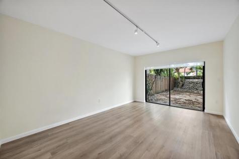 19986 NE 5th Court Miami FL 33179
