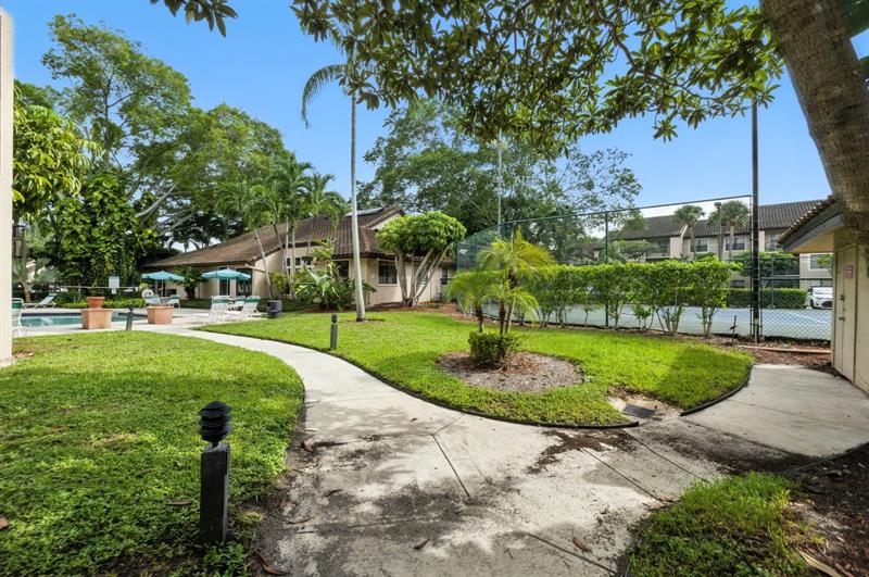 4281 W Mcnab Road Pompano Beach FL 33069