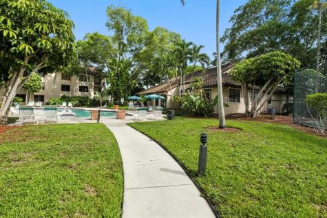 4281 W Mcnab Road Pompano Beach FL 33069