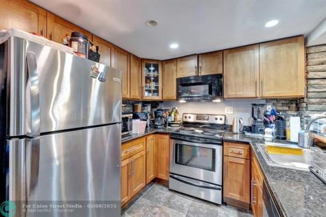3004 NE 5th Terrace Wilton Manors FL 33334