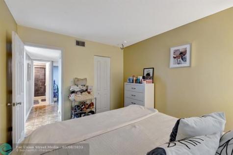 3004 NE 5th Terrace Wilton Manors FL 33334