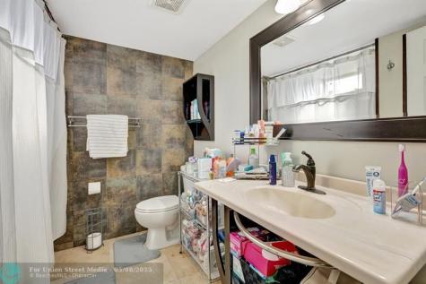 3004 NE 5th Terrace Wilton Manors FL 33334