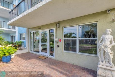 3004 NE 5th Terrace Wilton Manors FL 33334