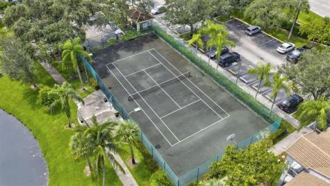 2640 S University Drive Davie FL 33328