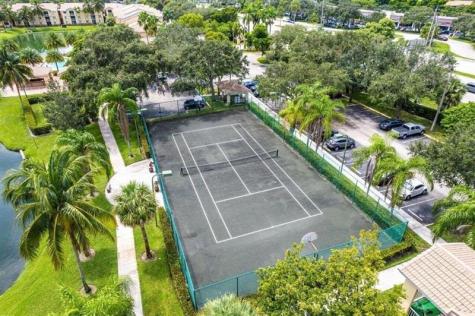 2640 S University Drive Davie FL 33328