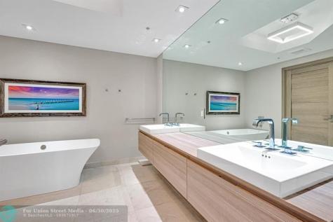 17111 Biscayne Boulevard North Miami Beach FL 33160