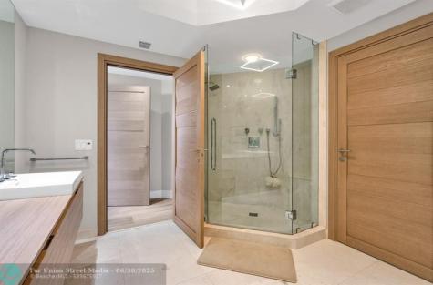 17111 Biscayne Boulevard North Miami Beach FL 33160