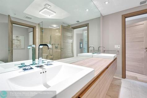 17111 Biscayne Boulevard North Miami Beach FL 33160