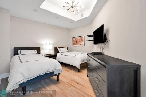 17111 Biscayne Boulevard North Miami Beach FL 33160