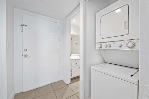 140 Lakeview Drive Weston FL 33326