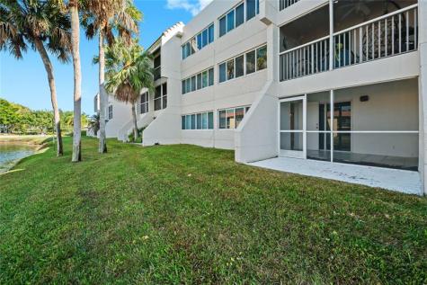 140 Lakeview Drive Weston FL 33326
