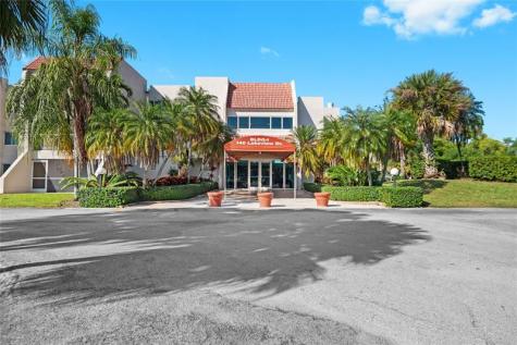 140 Lakeview Drive Weston FL 33326
