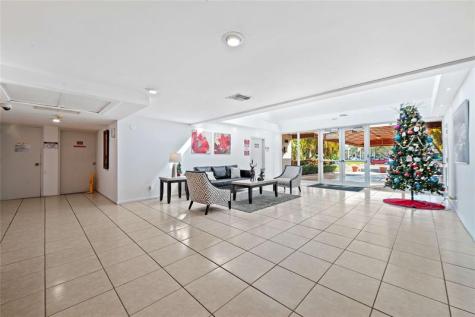 140 Lakeview Drive Weston FL 33326