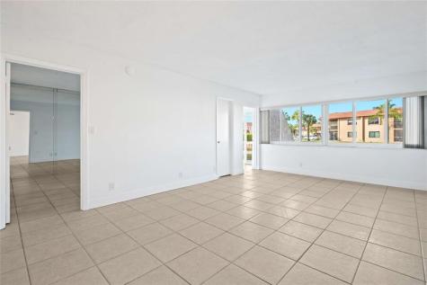 140 Lakeview Drive Weston FL 33326