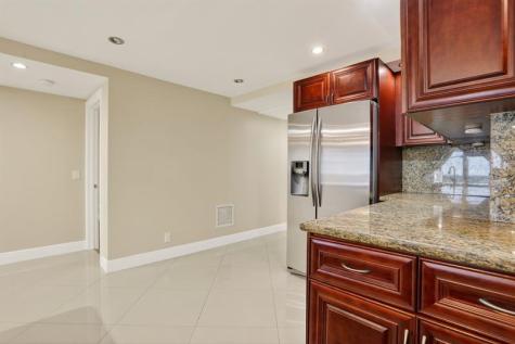 3499 Oaks Way Pompano Beach FL 33069