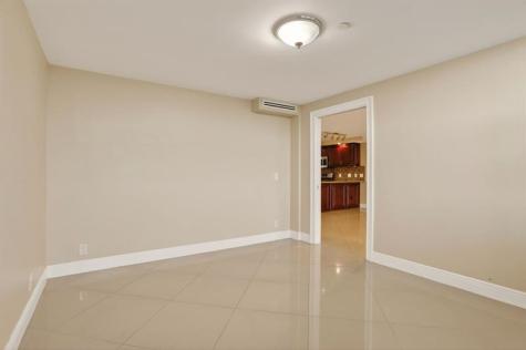 3499 Oaks Way Pompano Beach FL 33069