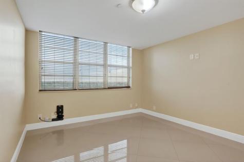 3499 Oaks Way Pompano Beach FL 33069