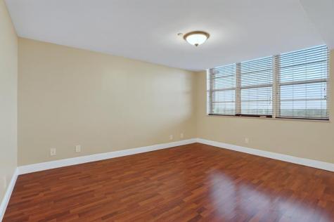 3499 Oaks Way Pompano Beach FL 33069