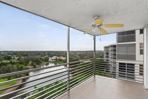 3499 Oaks Way Pompano Beach FL 33069
