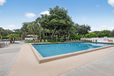 3499 Oaks Way Pompano Beach FL 33069