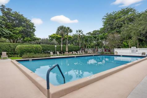 3499 Oaks Way Pompano Beach FL 33069