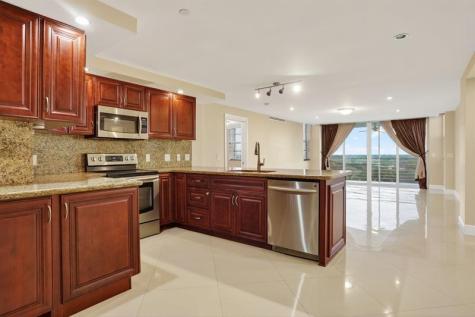3499 Oaks Way Pompano Beach FL 33069