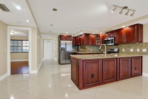3499 Oaks Way Pompano Beach FL 33069