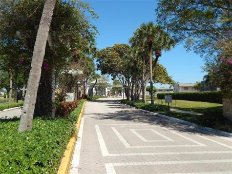 393 Capri I Delray Beach FL 33484