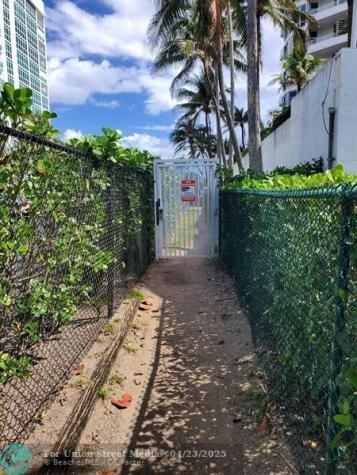 1481 S Ocean Boulevard Lauderdale By The Sea FL 33062