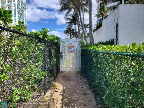 1481 S Ocean Boulevard Lauderdale By The Sea FL 33062