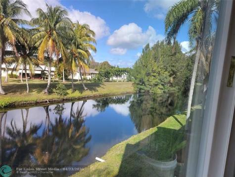 8260 SW 24th Street North Lauderdale FL 33068