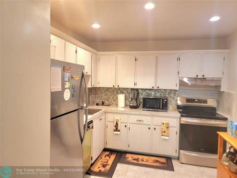 8260 SW 24th Street North Lauderdale FL 33068