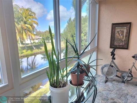 8260 SW 24th Street North Lauderdale FL 33068