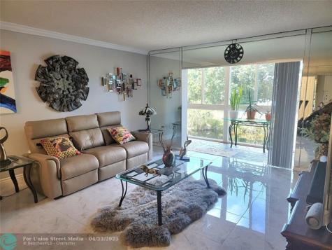 8260 SW 24th Street North Lauderdale FL 33068