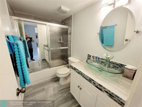 8260 SW 24th Street North Lauderdale FL 33068