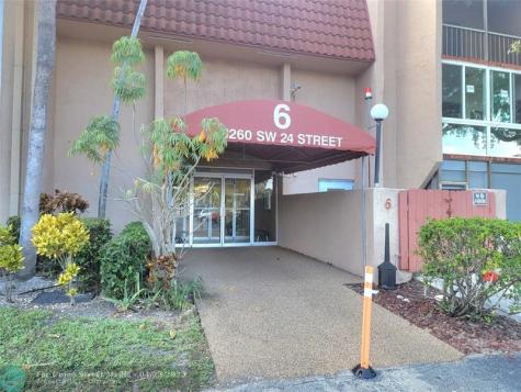 8260 SW 24th Street North Lauderdale FL 33068