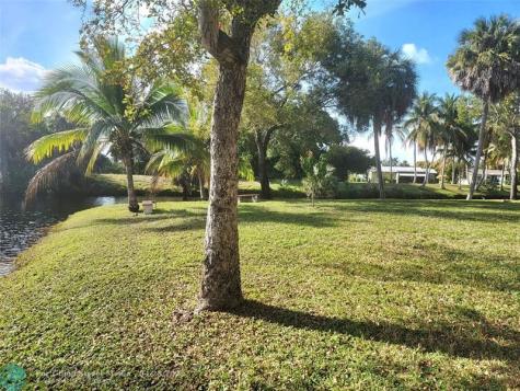 8260 SW 24th Street North Lauderdale FL 33068