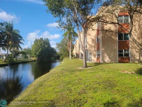 8260 SW 24th Street North Lauderdale FL 33068