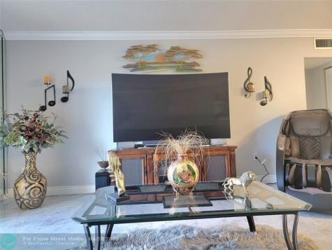 8260 SW 24th Street North Lauderdale FL 33068