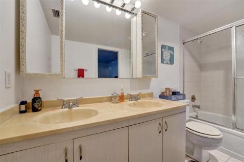 2505 Antigua Terrace Coconut Creek FL 33066