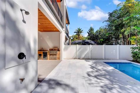 812 SE 12th Street Fort Lauderdale FL 33316