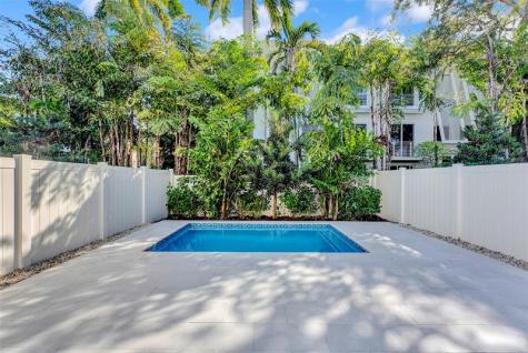 812 SE 12th Street Fort Lauderdale FL 33316