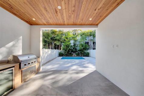 812 SE 12th Street Fort Lauderdale FL 33316